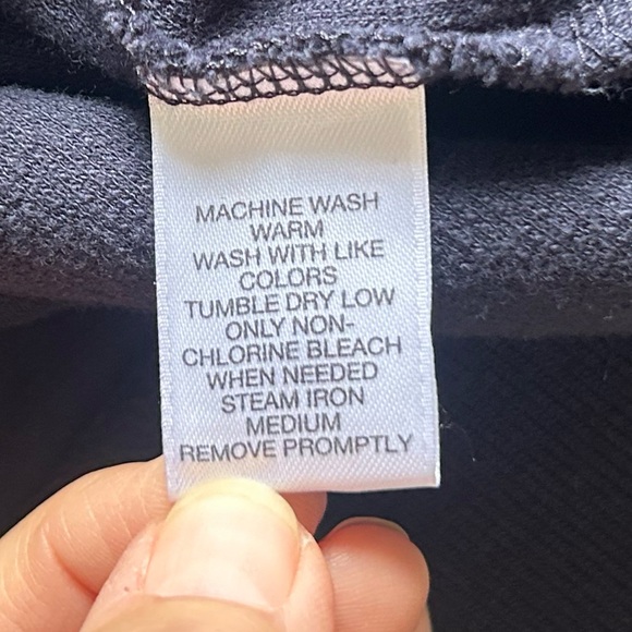 Roundtree and York navy blue 1/4 button sweater size L - Picture 5 of 5